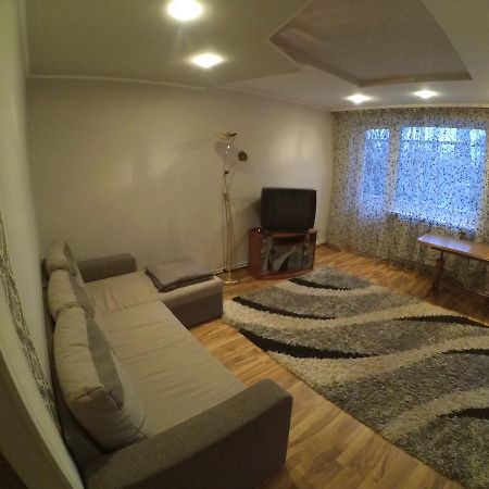 Tihogo 15 Appartement Oezjhorod Buitenkant foto